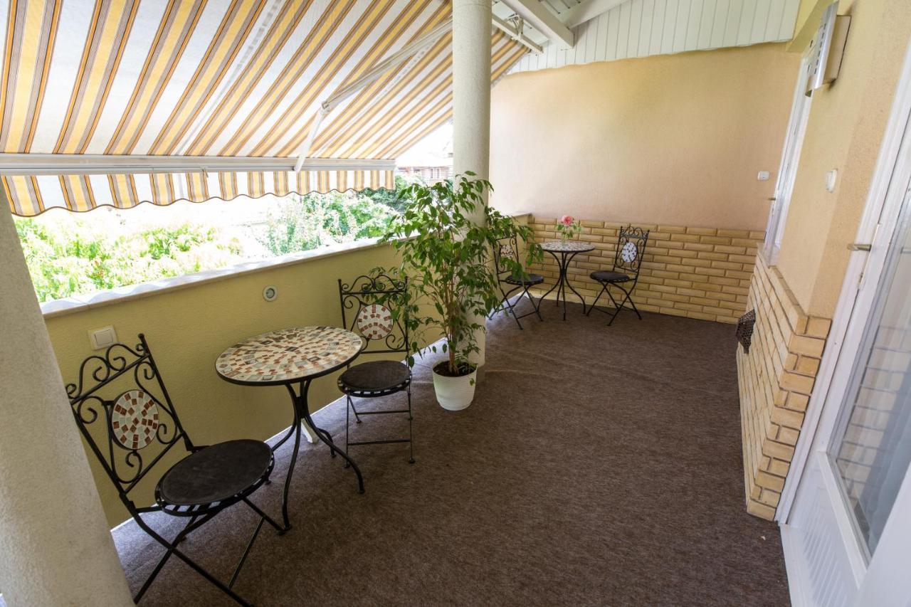 Ferienwohnung Panzio Status Hajdúszoboszló Exterior foto
