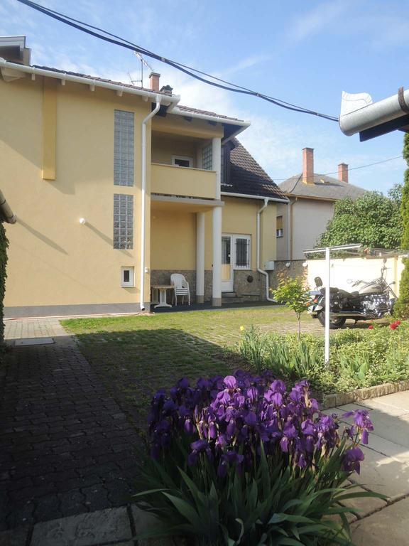 Ferienwohnung Panzio Status Hajdúszoboszló Exterior foto